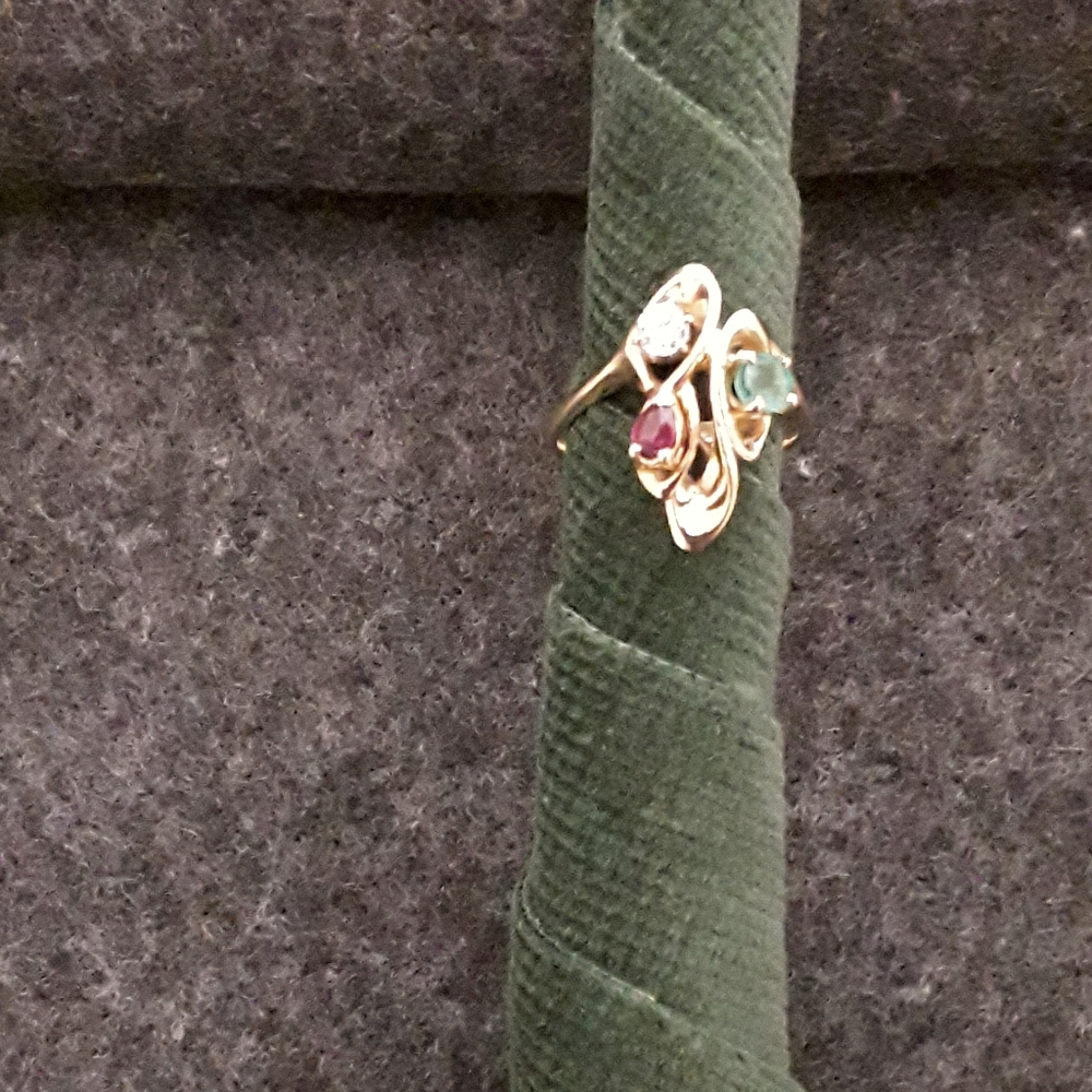 Gold freeform ring with green, red, white stones